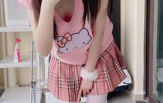 当AT鲨遇上粉色，cos照片里总有种“无法抗拒”的感觉…