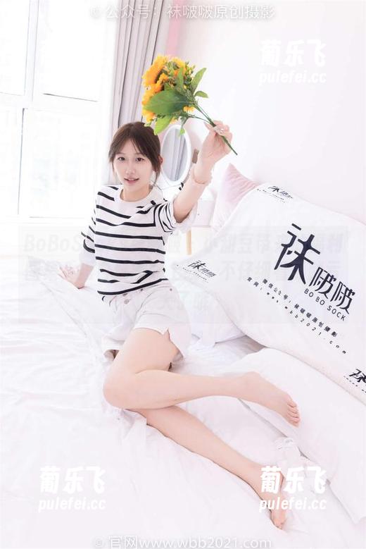 BoBoSocks袜啵啵-小甜豆 BoBoSocks袜啵啵 - 小甜豆带来的福利图集,短白丝撒娇上线,不仔细看可就亏大了哦