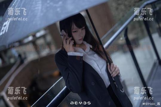 Halo_酱 Halo_酱的女友作品,简直像是一副令人遐想的画,值得细细品味喔。