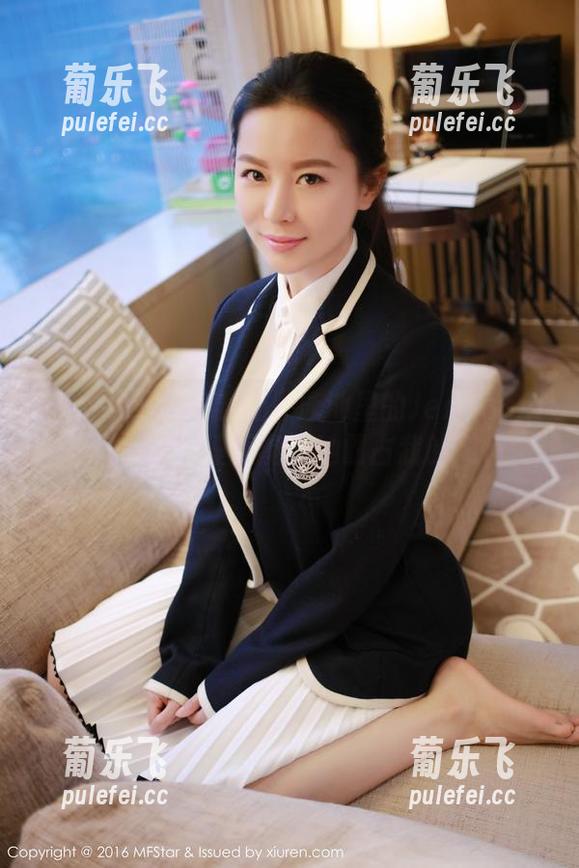 MFStar模范学院-Jennanni_Jen MFStar模范学院 - 泳池里的Jennanni_Jen,没道理不能让她霸占我的网盘!
