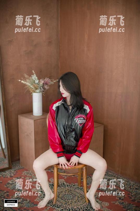 白色的温柔定制图集，Min.E(민이)又把我叨叨叨成了一阵风。