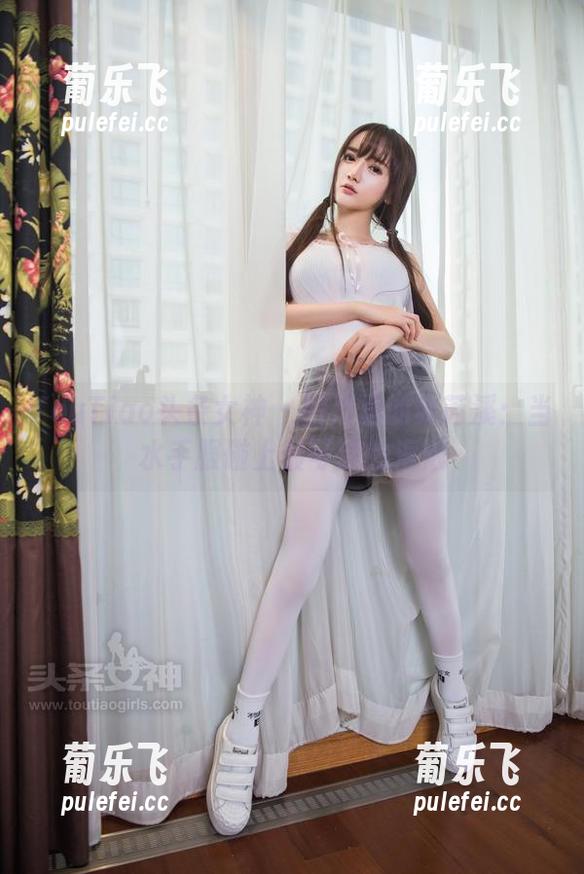 TouTiao头条女神-梁芮溪 TouTiao头条女神 - 图片里的梁芮溪:当水手服碰上最可爱的海浪