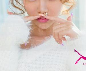 UGirls尤果网 – 于梓馨的牛仔裤写真集，解锁新模式—每一条裤子都有态度。