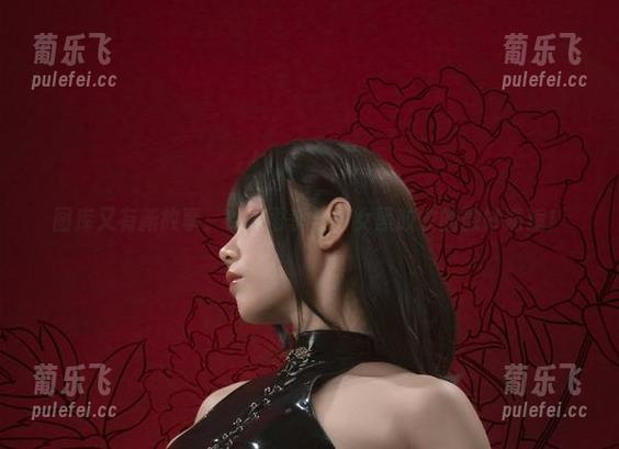 Uki雨季 图库又有新故事:Uki雨季与修女黑胶衣的微妙邂逅!