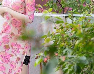 Xiuren秀人网 – 看八宝icey摇身一变成天使，原图脸上写满疑问
