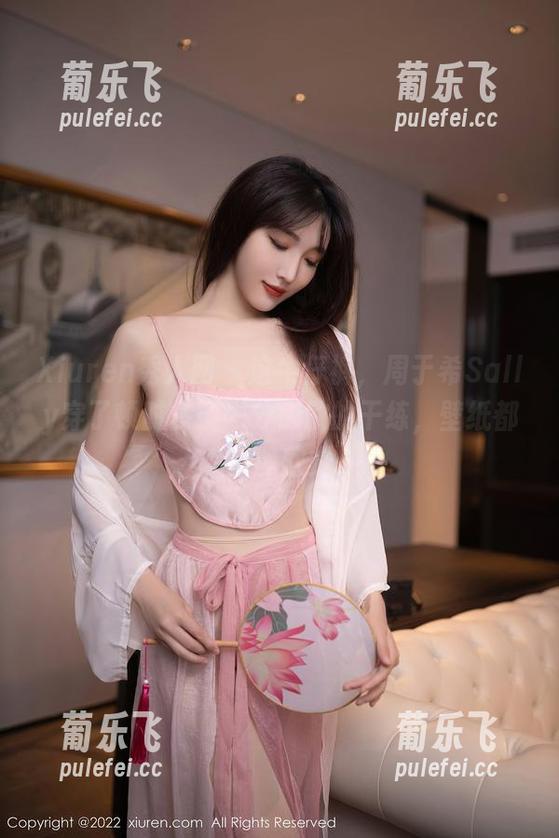 Xiuren秀人网 - 这牛仔裤，周于希Sally穿了顿时多了一分懒散的干练，壁纸都静静欣赏