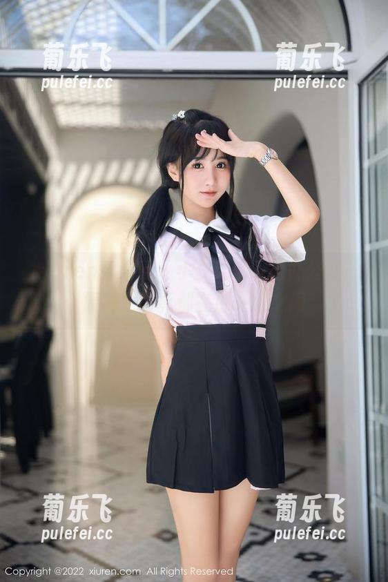 Xiuren秀人网-小夕Kitty Xiuren秀人网 - 小夕Kitty的办公室:原图,写真都在那一眼之间