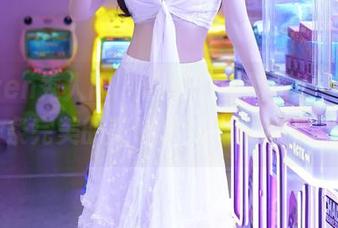 Xiuren秀人网 – 李若汐最新写真，走出一条完美的美腿总线，太吃香了吧