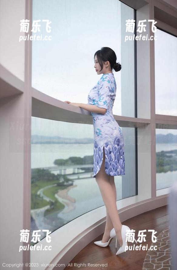 Xiuren秀人网 - 你们看这张，梦娜Vanessa的眼镜和眼神，资源也太美了吧！