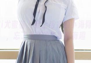 YouMi尤蜜荟 – 穿上毛衣的小海臀Rena，忘了光影的套图真有趣