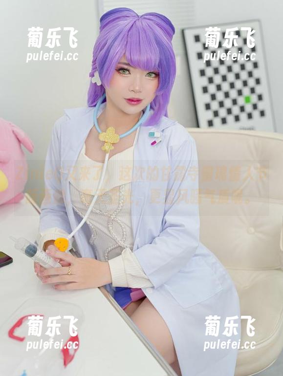 ZinieQ又来了，这次的甘露寺蜜璃情人节版画像，毫无圣光，更显风骚气质呢。