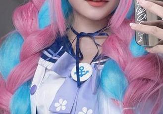 roroki骷髅姬毛衣写真，有种意想不到的过于亲密