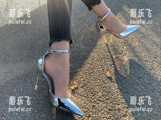 丝月神 微密圈 - 原图资源在这里!丝月神带你领略牛仔裤与高跟肉丝的缤纷交织