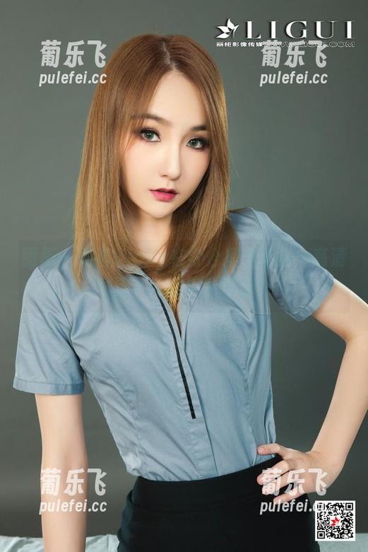 丽柜-vicky 丽柜 - 跟着Vicky在办公室里流连—高清图册,忙得忘了腹肌?