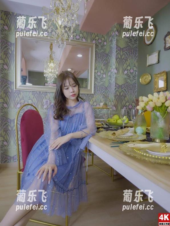 丽柜-钟情 丽柜 - 钟情最新图集:牛仔裤,文艺与休闲其实是两个概念吧?