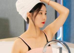 丽柜 – 黄芬的白丝合集，天真烂漫一百分？！