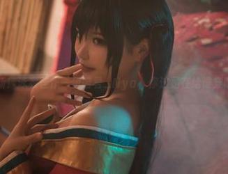 最新！泳衣佳作—伊喵君_Nya，你这是在给谁穿呢？