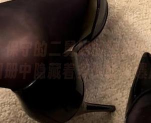 微密圈 – 保守的二舅妈的短裤陷阱——写真图册中隐藏着多少时尚爆点？