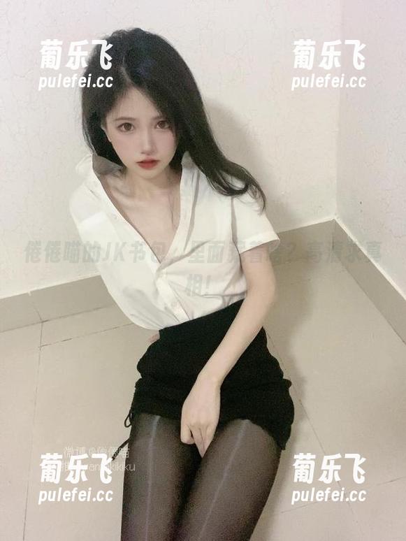 倦倦喵 倦倦喵的JK书包,里面藏着啥?高清求真相!
