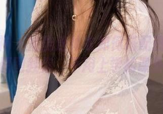 克拉女神 – 炫酷连体衣如何搭配热辣姿态?菲菲原图教你,不用上学的课外手册。