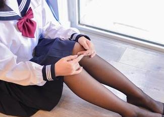 制服裙+肉丝的福利组合,兔玩映画这次似乎又要点燃我们的眼球了。