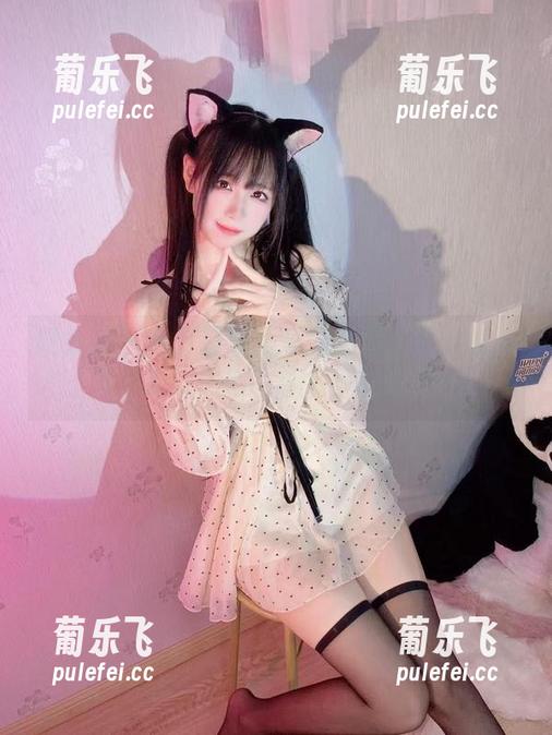 微密圈 - 十万口草莓粥粥图册：透明的不仅仅是这张脸，还有我的思绪…