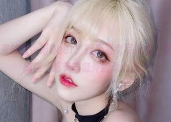 肆意而来的啾小妍Deer：暗夜猫女写真集，原图看似随意，细节却意外触动心弦。