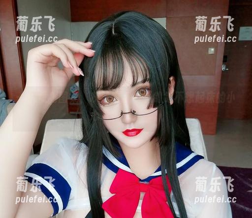 一组福利图集，灰丝中藏着夏鸽鸽不想起床的小心思，快来看。