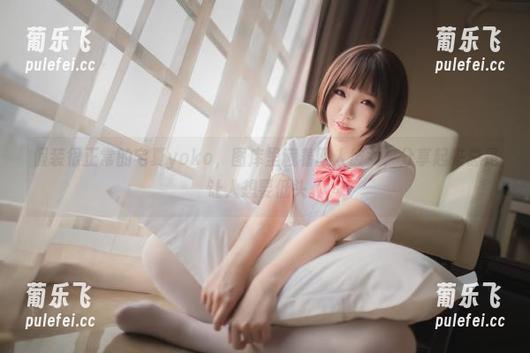宅夏yoko 假装很正常的宅夏yoko,图库里藏着四人彼女,分享起来总是让人想要低头。