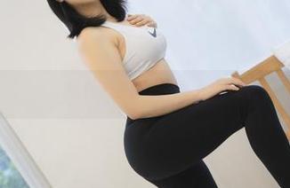 就是要看宋哈娜的眼镜套图，眼里装满了梦想和…其他的东西？