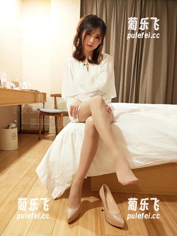 小女巫露娜 小女巫露娜姐姐,你这新出的图片真不错,更新之后让我对一切都充满好奇。
