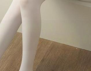 少女秩序 – 小满的制服私房图：今天我决定不穿衬衫，而是更性感的那件！