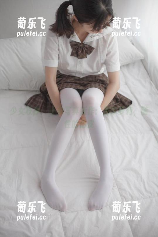 少女秩序 - 小鱼写真新作：居家萝莉，随性的俏皮