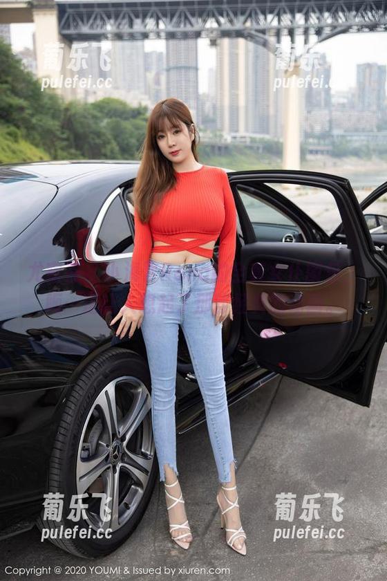 尤蜜荟 - 小海臀Rena的全套女仆图包，呃…这让人想起了那部经典的动画。
