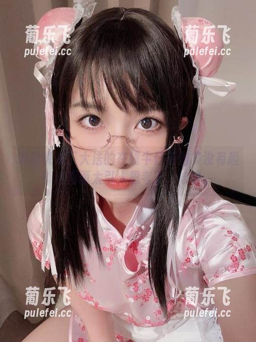 布丁大法 谁敢说布丁大法的在线牛仔裤图集没有趣?这画面太引人思考了,咳咳。