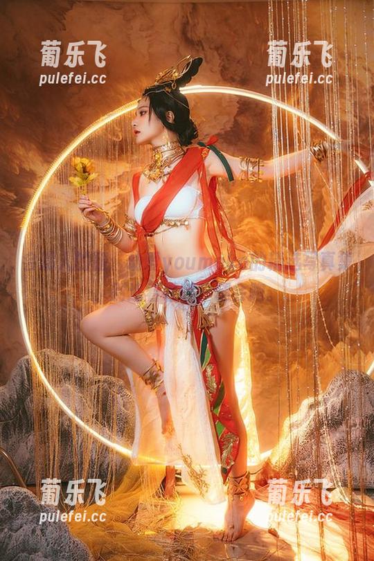 会踢人的腿：幼爱youmeko的精选写真集，别追着看哦，腿会跑。