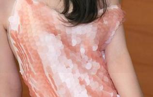 推女神 – voilà！杨上萱的套装作品，瞧瞧这神奇的搭配？