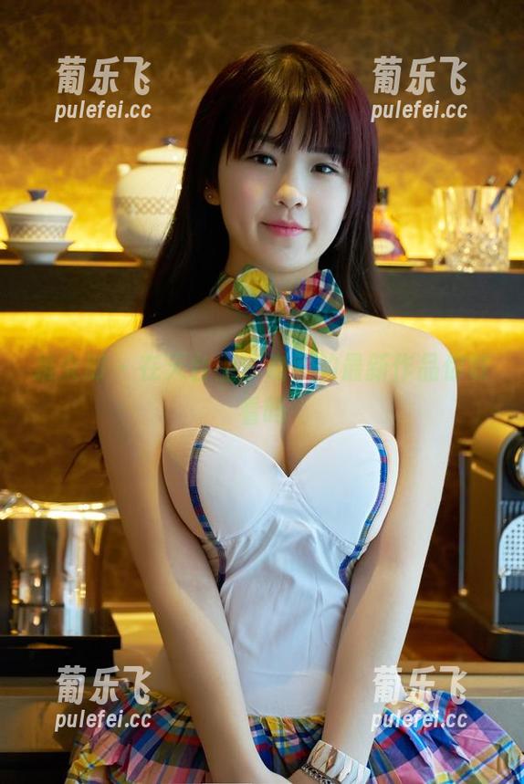 推女郎 - 在天台上，吻熙的最新作品你敢看吗