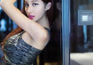 推女郎 – 漫游易阳的居家全套图片:这种风格,吓吓人还蛮不错的。