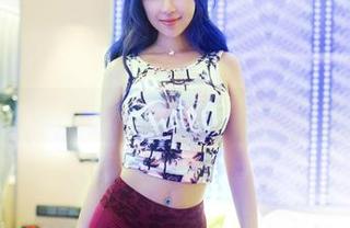 推女郎 – 赵惟依制服：谁能抵挡住这股校园风？