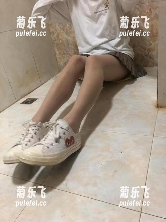 微密圈 - 裸足新展现，刚更新的无敌哒小姨妈图包，保证让你刮目相看！