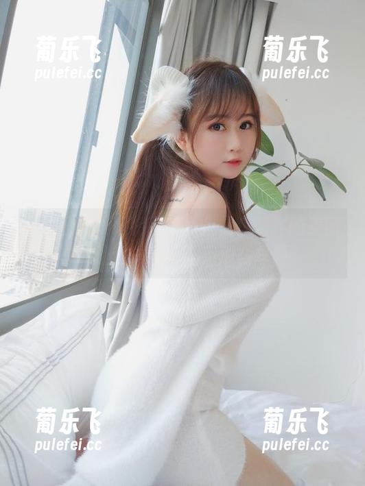 是依酱吖 宅女日常没啥特别的,但是依酱吖的美图总能让这一切变得不那么单调。