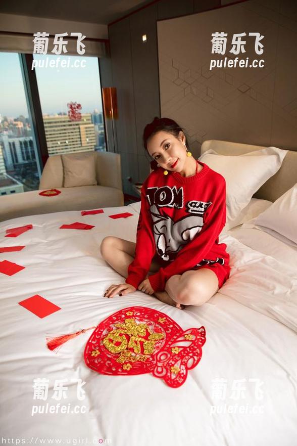 微密圈 - 果儿Victoria的私拍时间，内衣秀也算是定制吧