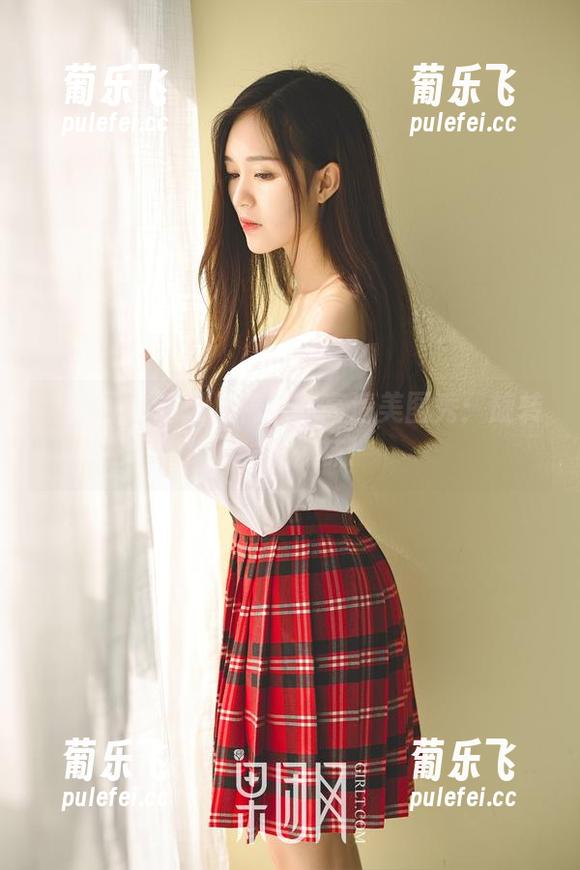 果团网 - 通灵儿棉袜的高清美图秀：旋转吧，小袜袜！