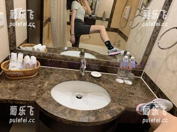 桃脱了 微密圈 - 桃脱了的教室图集:下载带你狂飙一夏