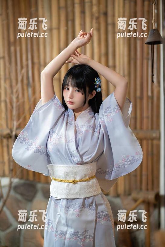 桜井宁宁 看这组桜井宁宁的瑜伽妹妹写真,你会发现弯腰和误入了诗和远方…咦,哪位翻译错了?