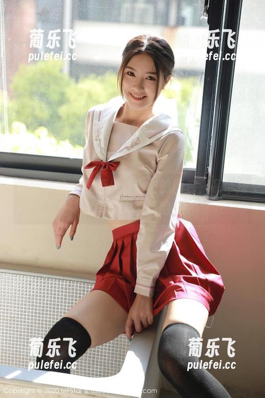 模范学院 - 观看揉揉肉肉的图包，吊带搭配真没人能拒绝。