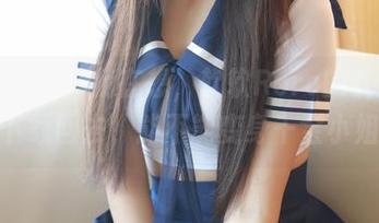 模范学院 – 我在想，软软Roro的礼服写真下载回去，能不能变身千金小姐。