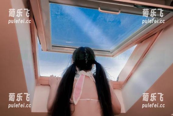 樱晚gigi 樱晚gigi的皮衣作品,恍惚之间的迷人钩住了你的目光。