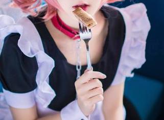 浅野菌子的私拍写真：拉姆在异世界生活里，不过是个迷。